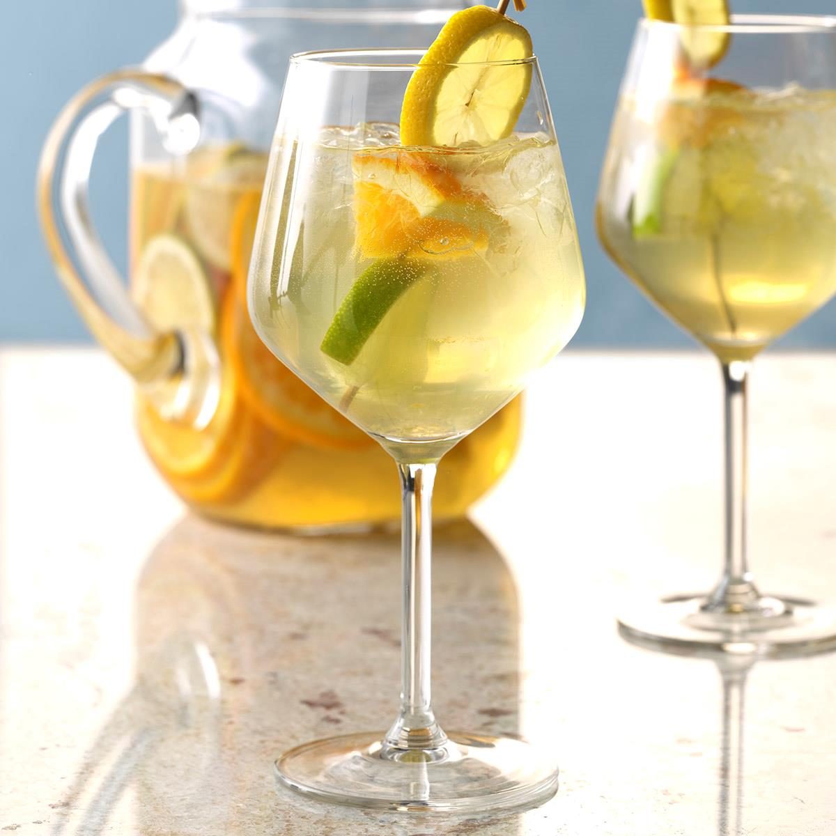 Spiced White Sangria Exps Thca18 194229 C01 24 2b 2