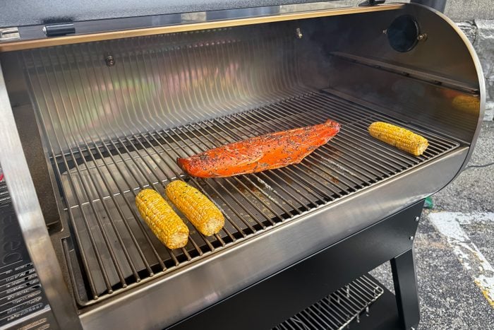 Grilling Salmon and corn on Recteq Flagship 1100 Pellet Grill